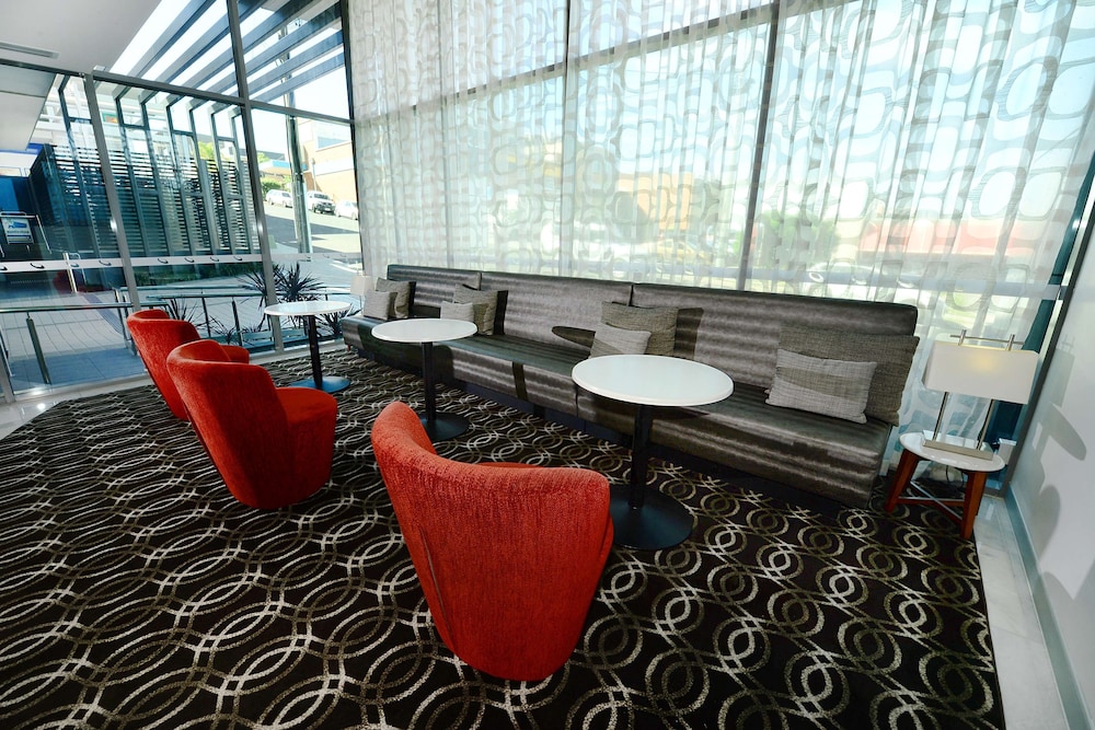 Oaks Gladstone Grand Hotel 37/72