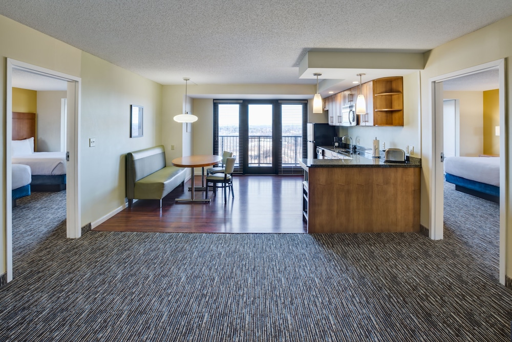 HYATT house Hartford North/Windsor 44/55