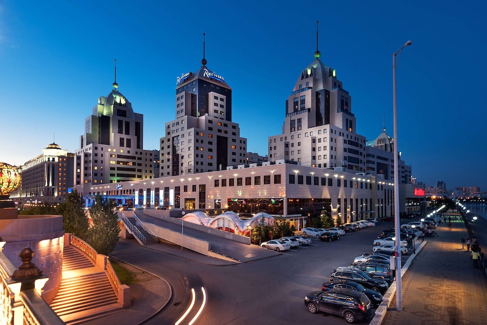 Radisson Hotel Astana 66/71