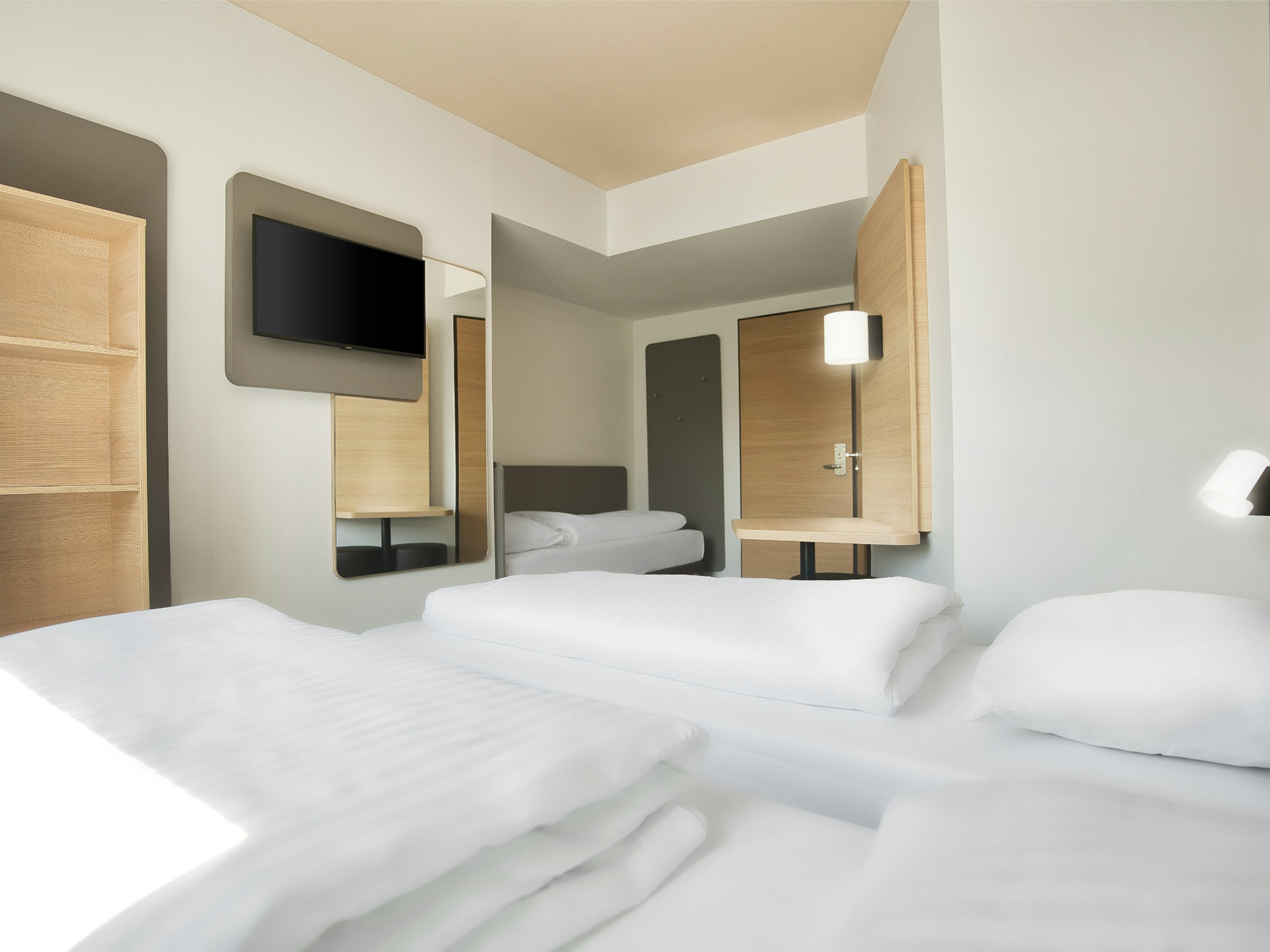 B&B Hotel Koln-City 8/25