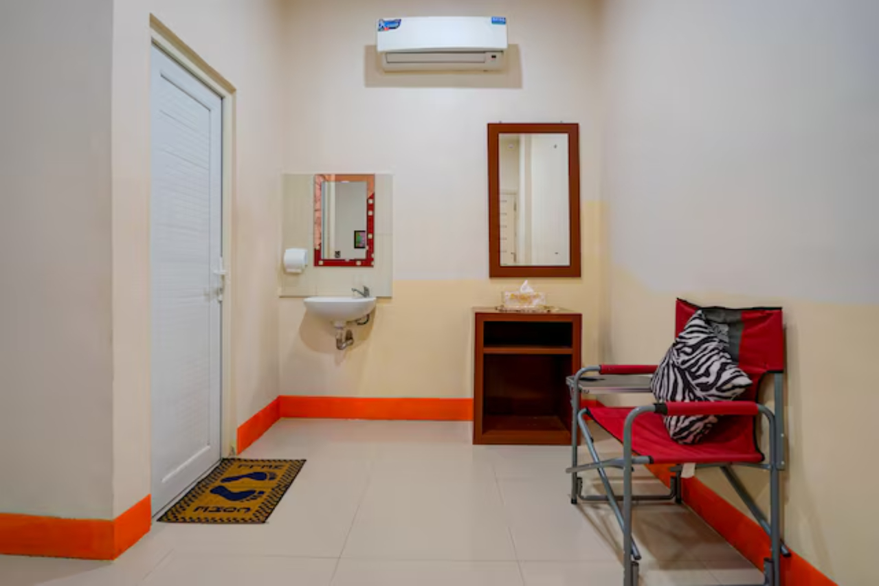 Townhouse Oak near RSUD Dr Zainoel Abidin formerly Poma Hotel 41/46