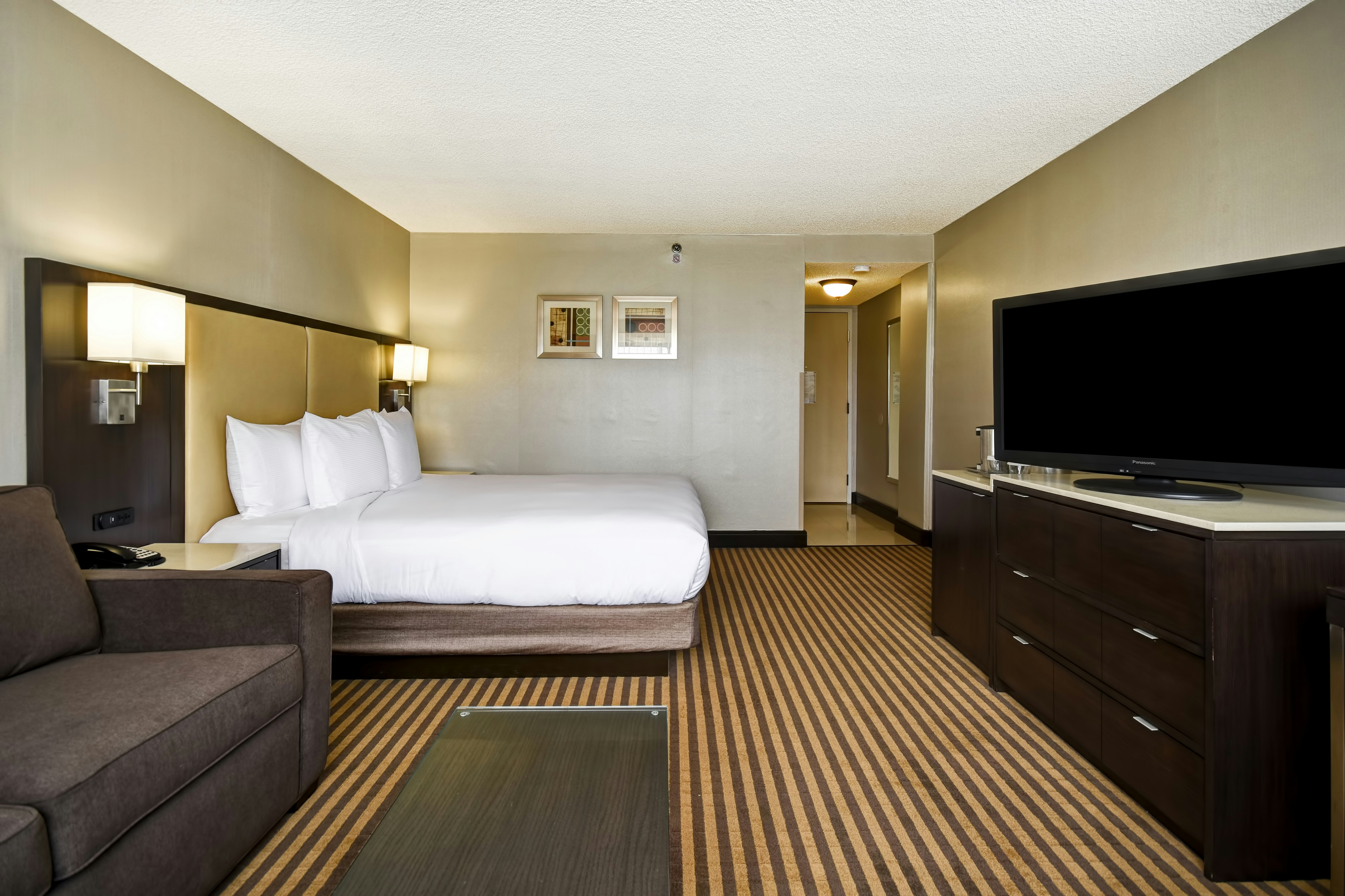 Pool, King Bed, Sofa