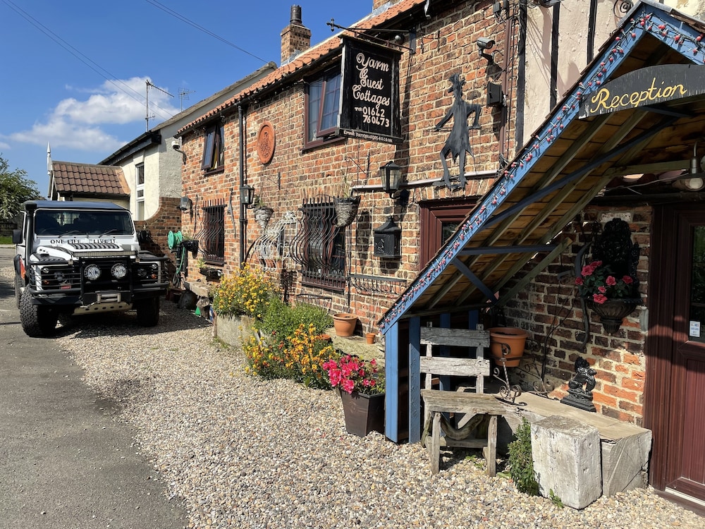OYO Yarm Cottages 50/64