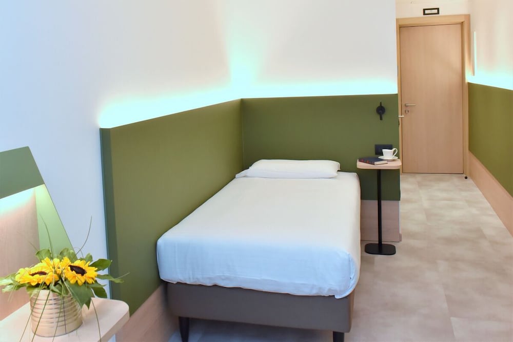 SUPERIOR, SINGLE, SINGLE BED