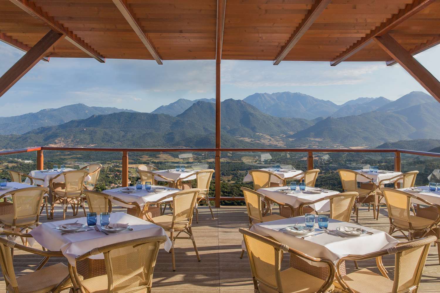 restaurant cafeteria