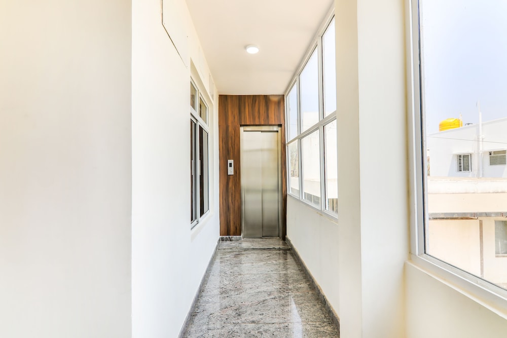 Fabhotel Oakwey Inn Indiranagar 4/30