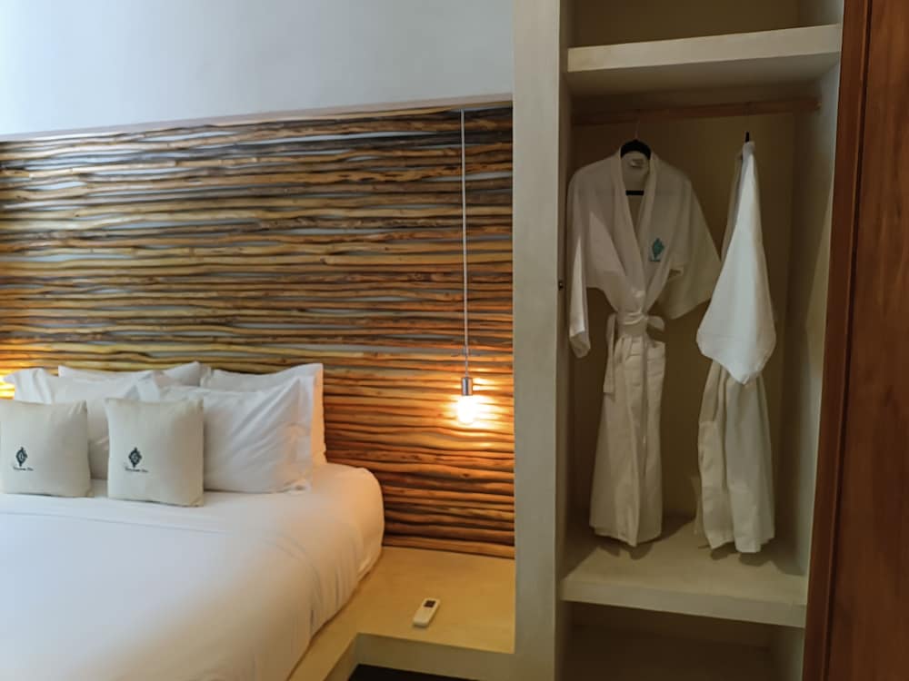 Deluxe, House, 1 Queen and 2 King Beds, Ocean View