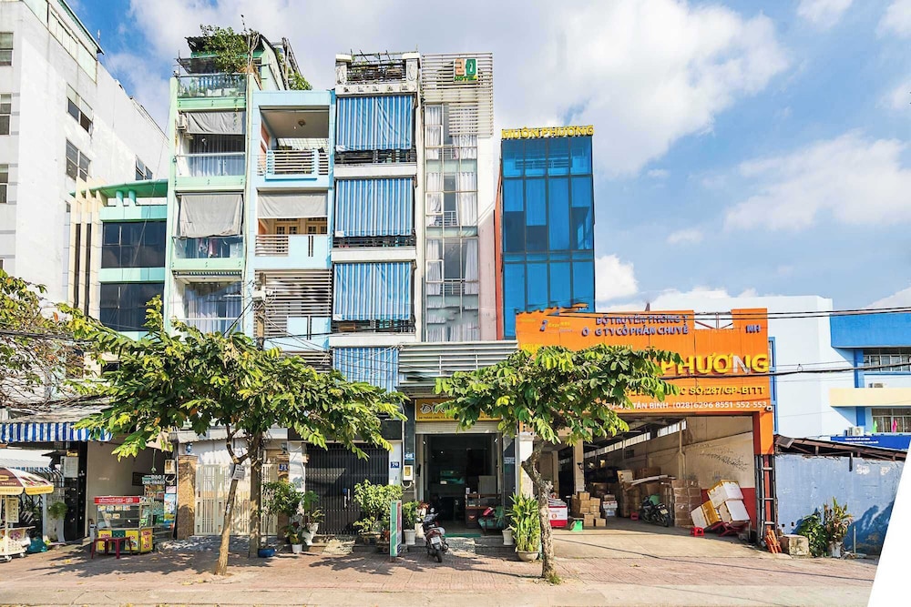 コレクション O ディン ディン ホテル タンソンニャット空港近く 写真4