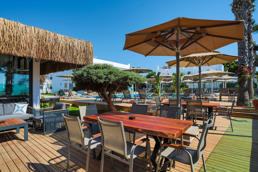 Yalipark Beach Hotel 53/65