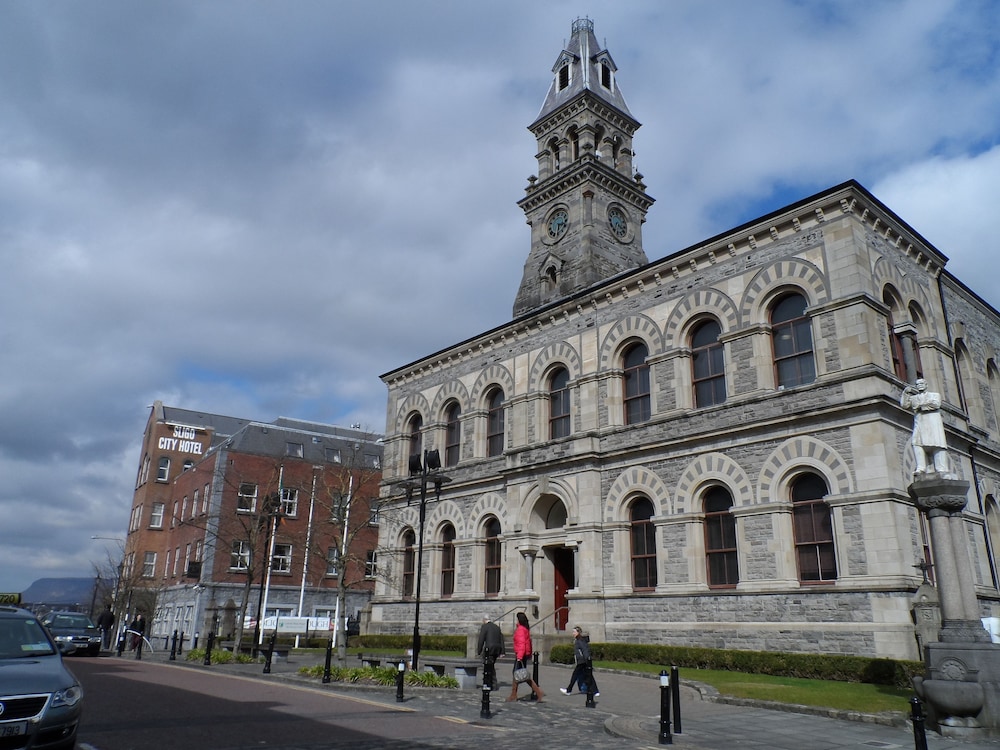 Sligo City Hotel 61/64