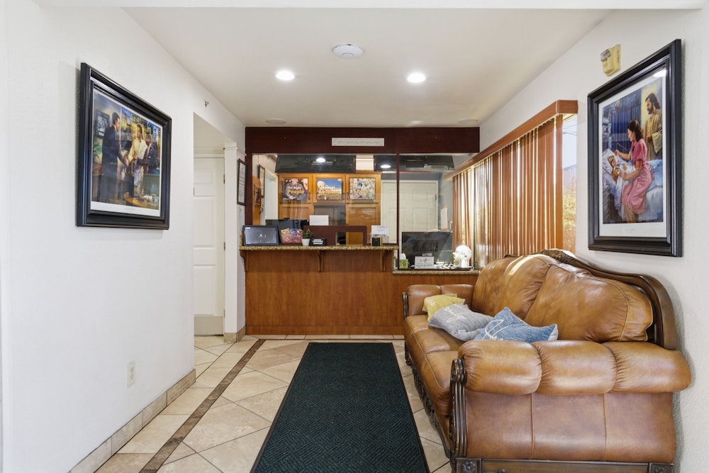 Loma Linda Inn. 36/54
