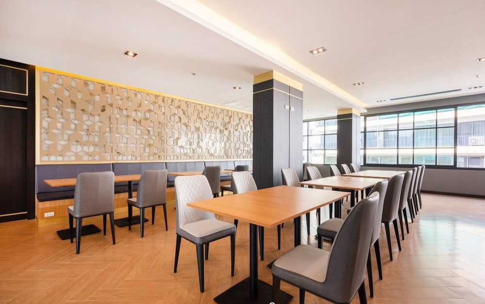 Lewit Hotel Pattaya, a member of Radisson Individuals 35/50