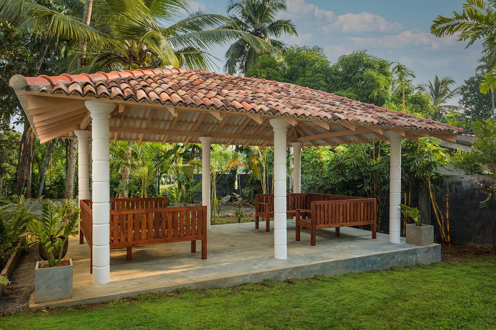 Serenity Boutique Unawatuna 2/50
