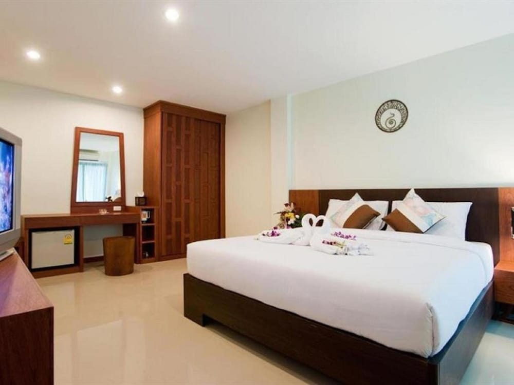 DELUXE, DOUBLE BED, BALCONY