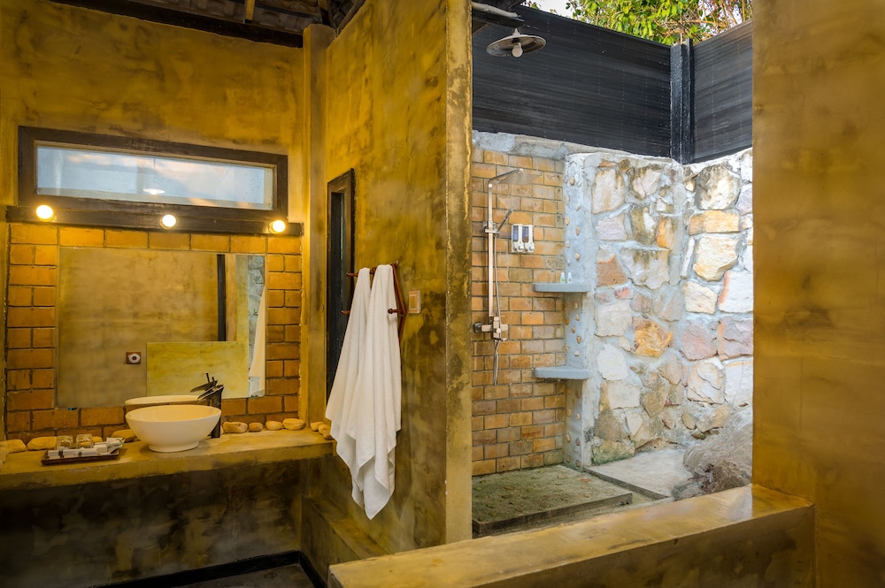Koh Rong Hill Beach Resort 44/63