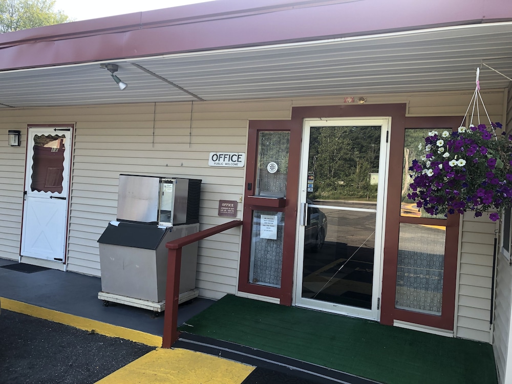 Claremont Motor Lodge 5/29