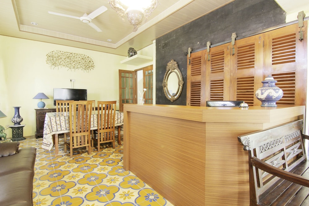 Embe Joglo Homestay by ZUZU 1/27