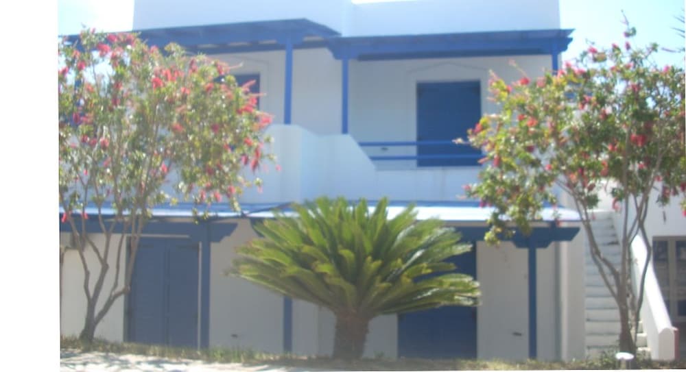 Aeraki Studios And Apartments 3/50