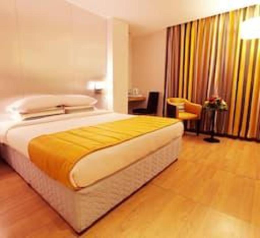 Mumbai Metro - The Executive Hotel 4/42
