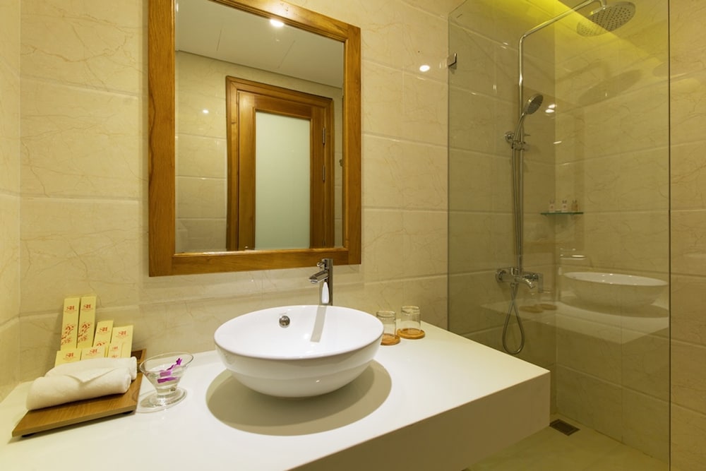 Serene Beach Hotel Danang 31/69
