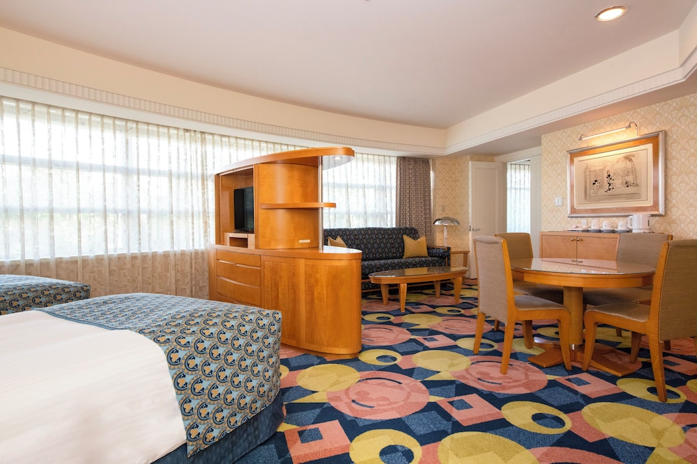 Disney Ambassador Hotel 28/50
