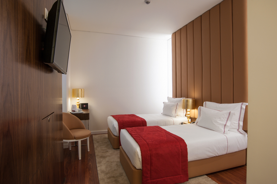 Inner, Twin Beds