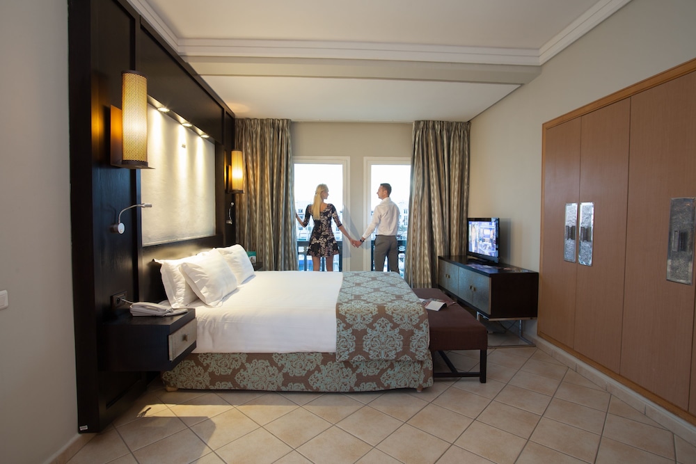 Bianca Beach Family Resort 9/30