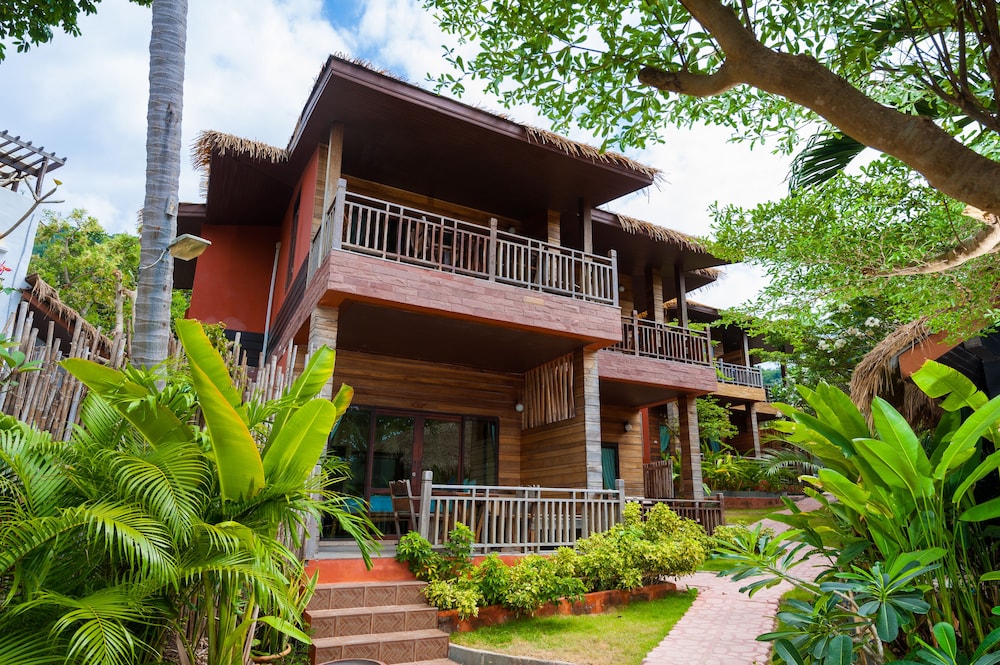 Palm Leaf Resort 1/54
