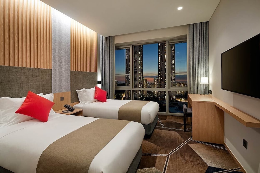DELUXE, TWIN BEDS