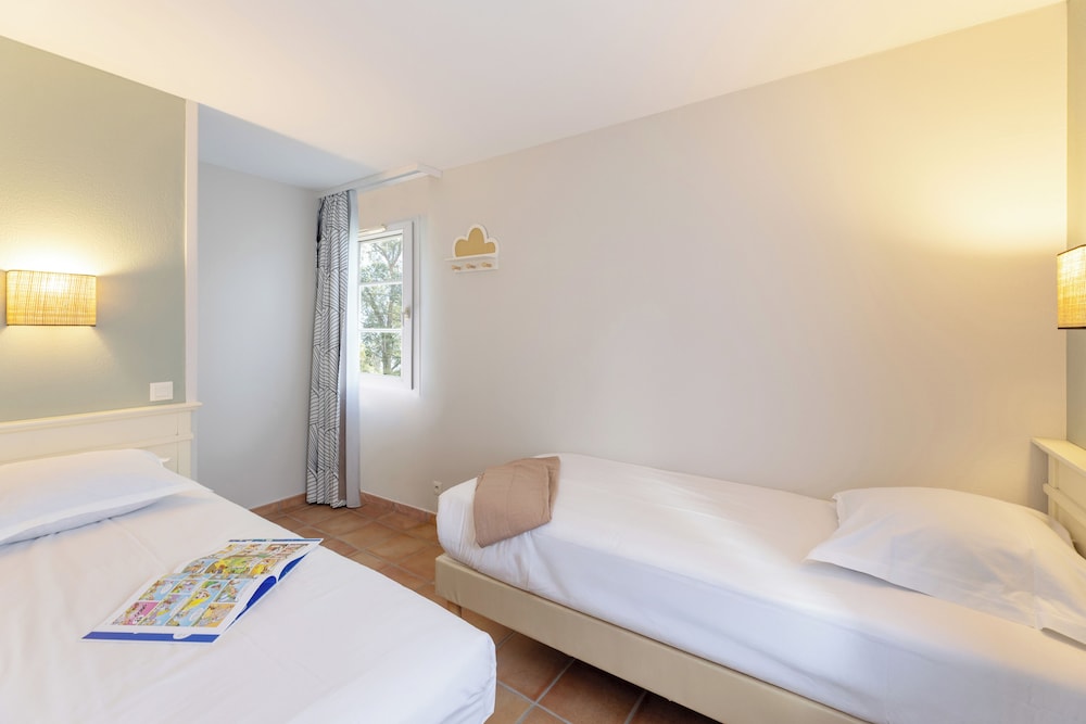 3 Rooms, Apartment, 4 Beds, 2 Sofa, Balcony