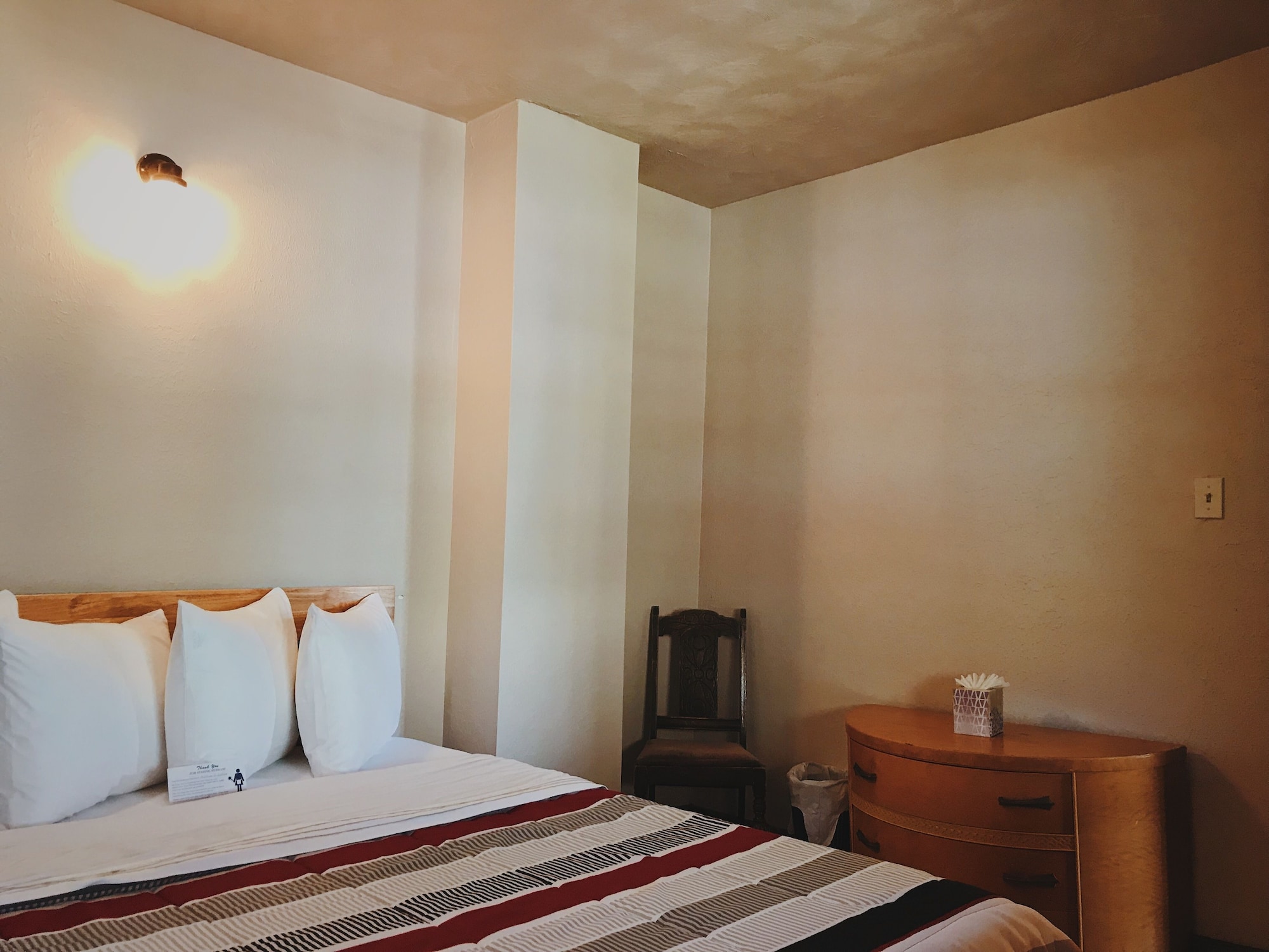 Mixed Dorm, Queen Bed, Shared Bathroom