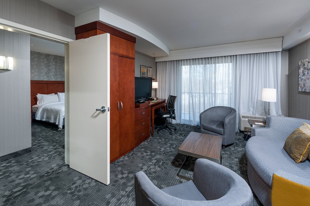 Courtyard by Marriott Portland Airport 29/52