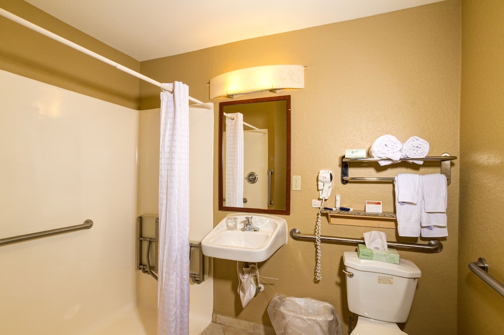 Candlewood Suites Ft Myers I 75 28/40