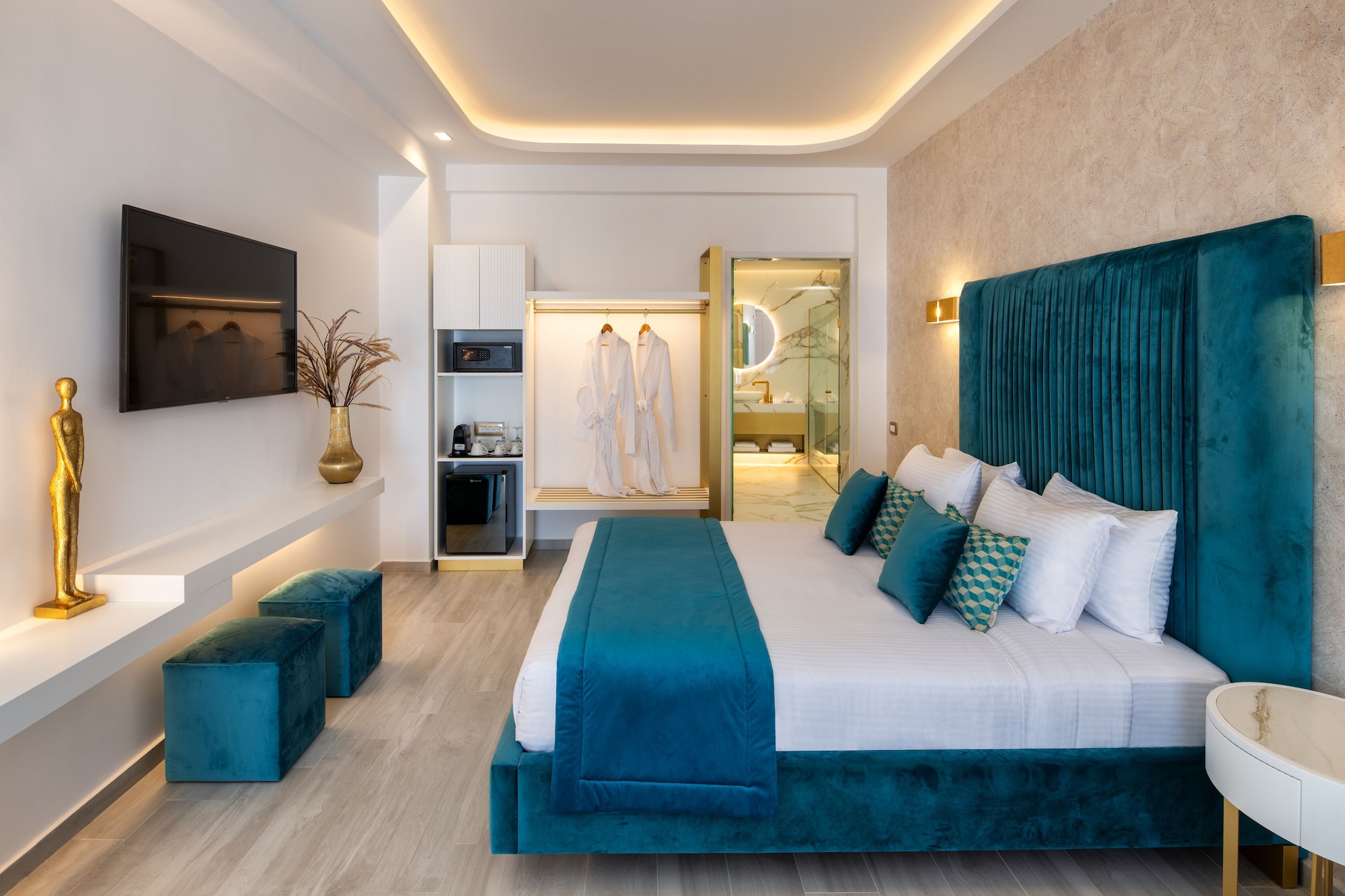 HONEYMOON, SUITE, BATHTUB
