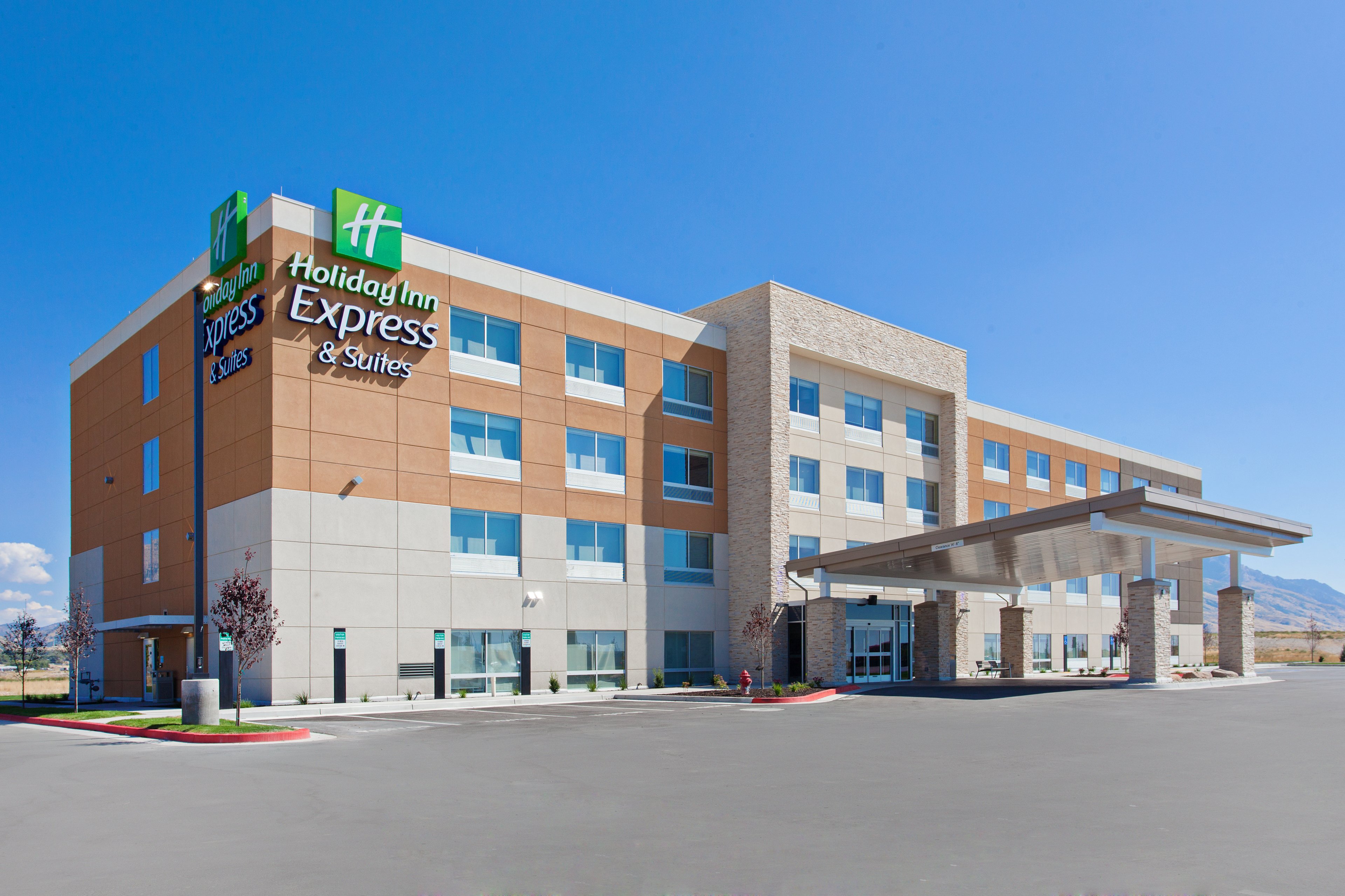 HOLIDAY INN EXPRESS & SUITES BRIGHAM CITY - NORTH UTAH 54/57