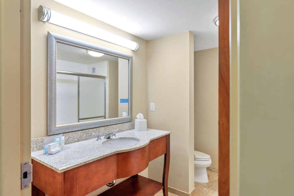 Hampton Inn and Suites Mystic 15/56