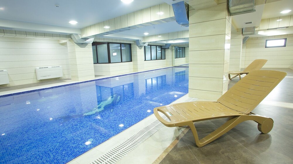 Emerald Hotel Baku 38/58