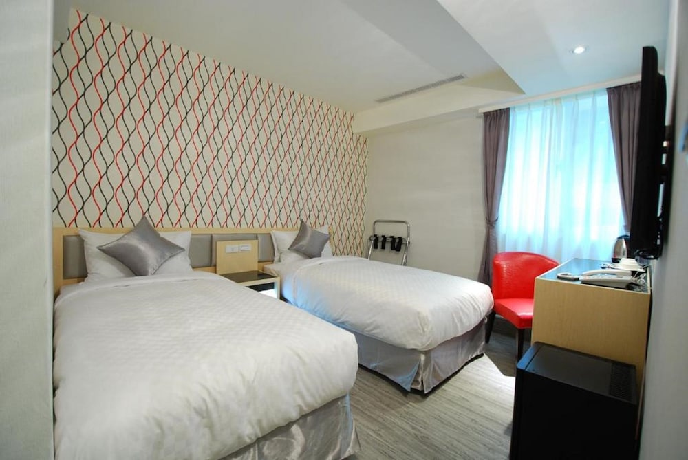 BUSINESS, TWIN BEDS