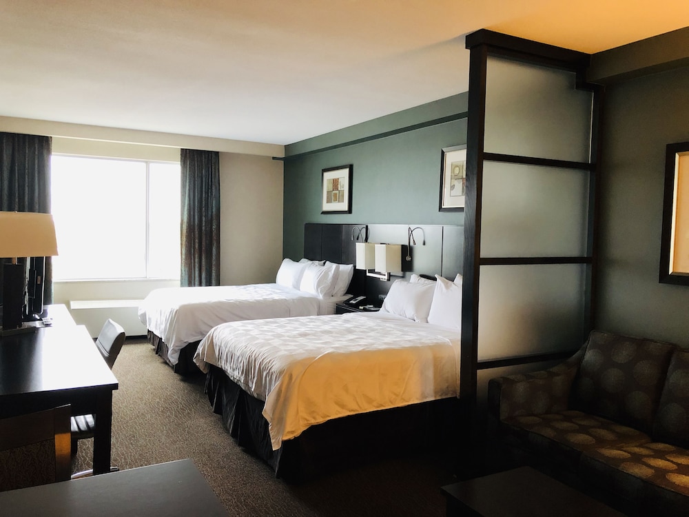 Holiday Inn Saskatoon Downtown 15/75