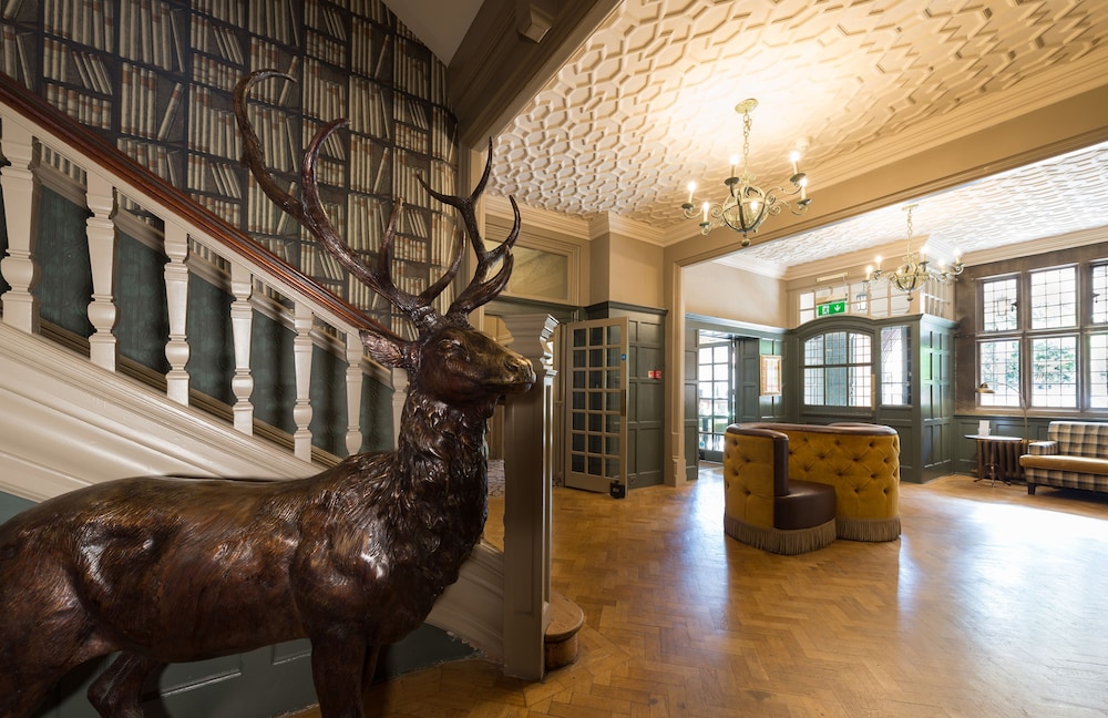 The Crown Manor House Hotel 3/42