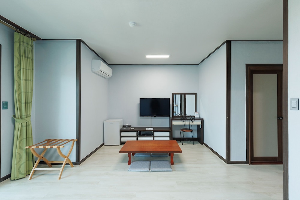 Sea Cliff Hotel Jeju 49/69