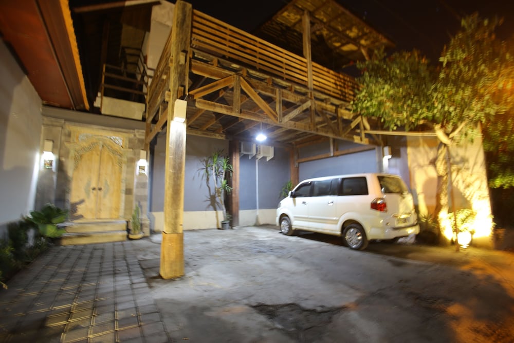 Rai House Sanur 36/40
