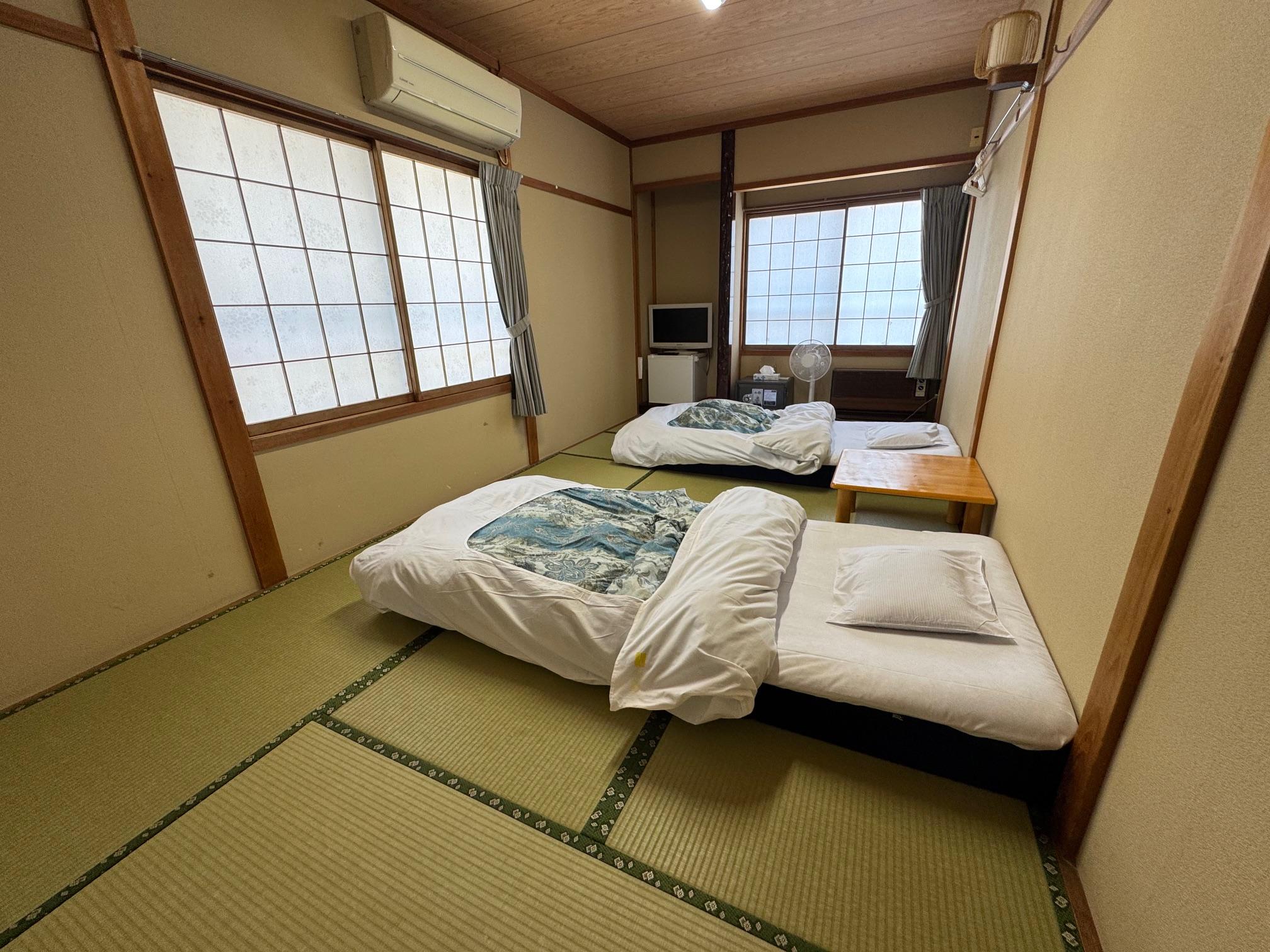 Room, Triple