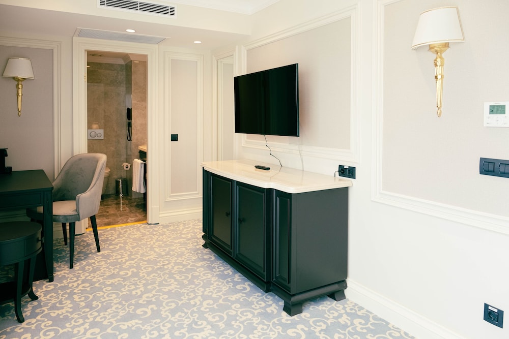 Dekalb Hotel Istanbul 35/50
