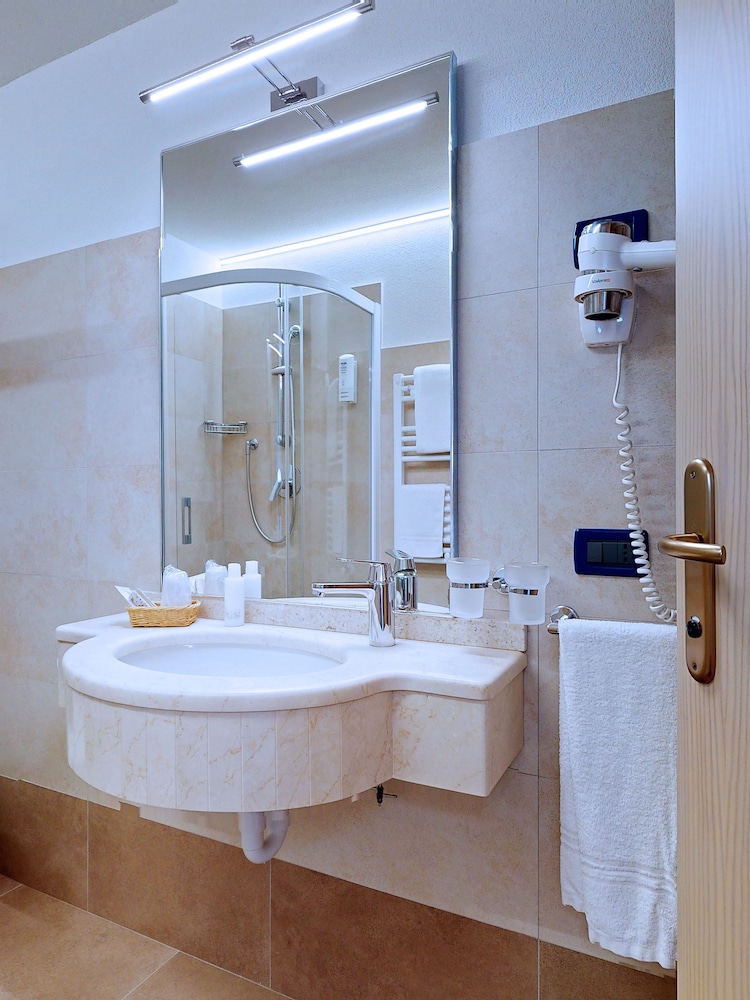 Hotel Madonna Delle Nevi 50/50
