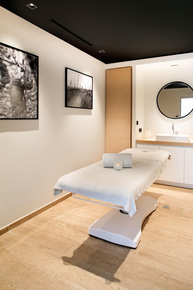 Le Richebourg Hotel Restaurant Spa 43/44