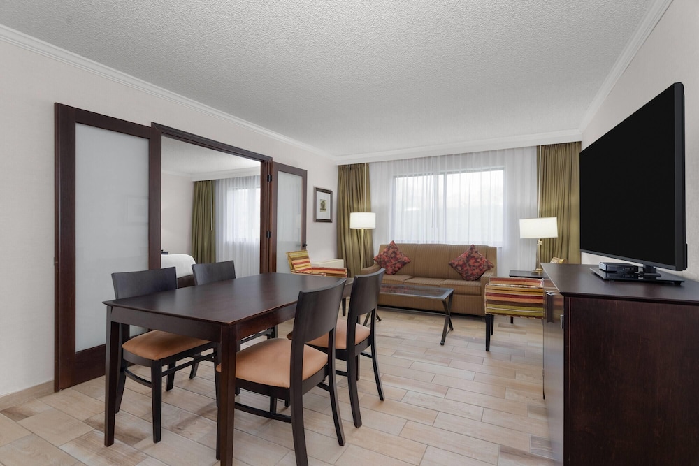 Wyndham Minneapolis South/Burnsville 52/64