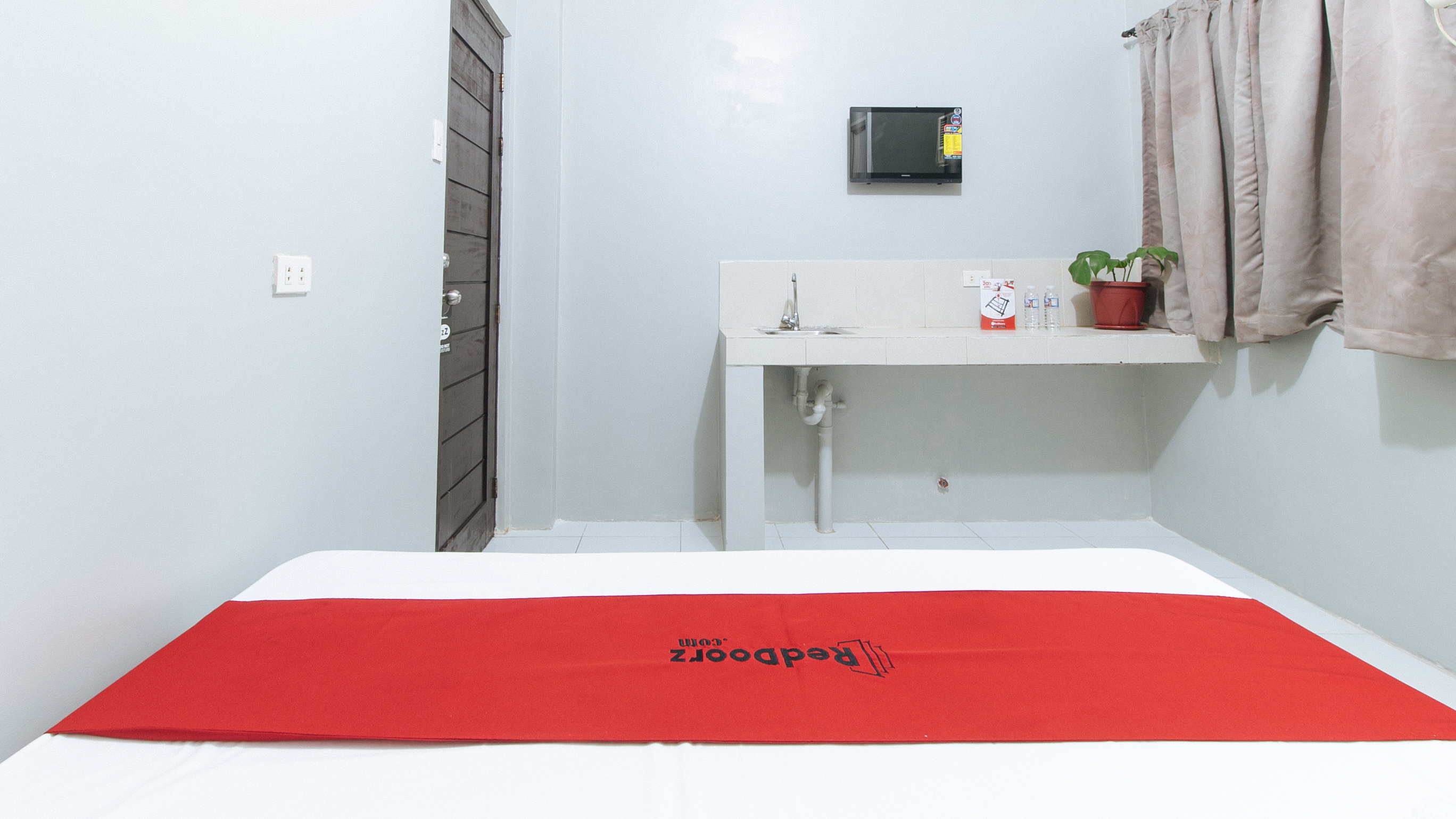 RedDoorz Near Mall of Asia (RedDoorz Near Pasay Rotonda) 13/19