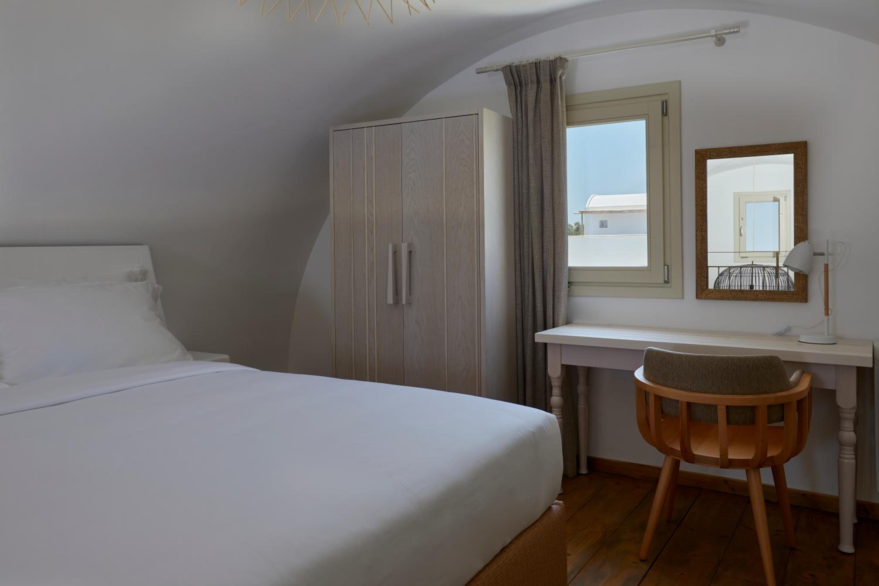 Room at Sea Breeze Santorini Beach Resort, Curio by Hilton, SANTORINI