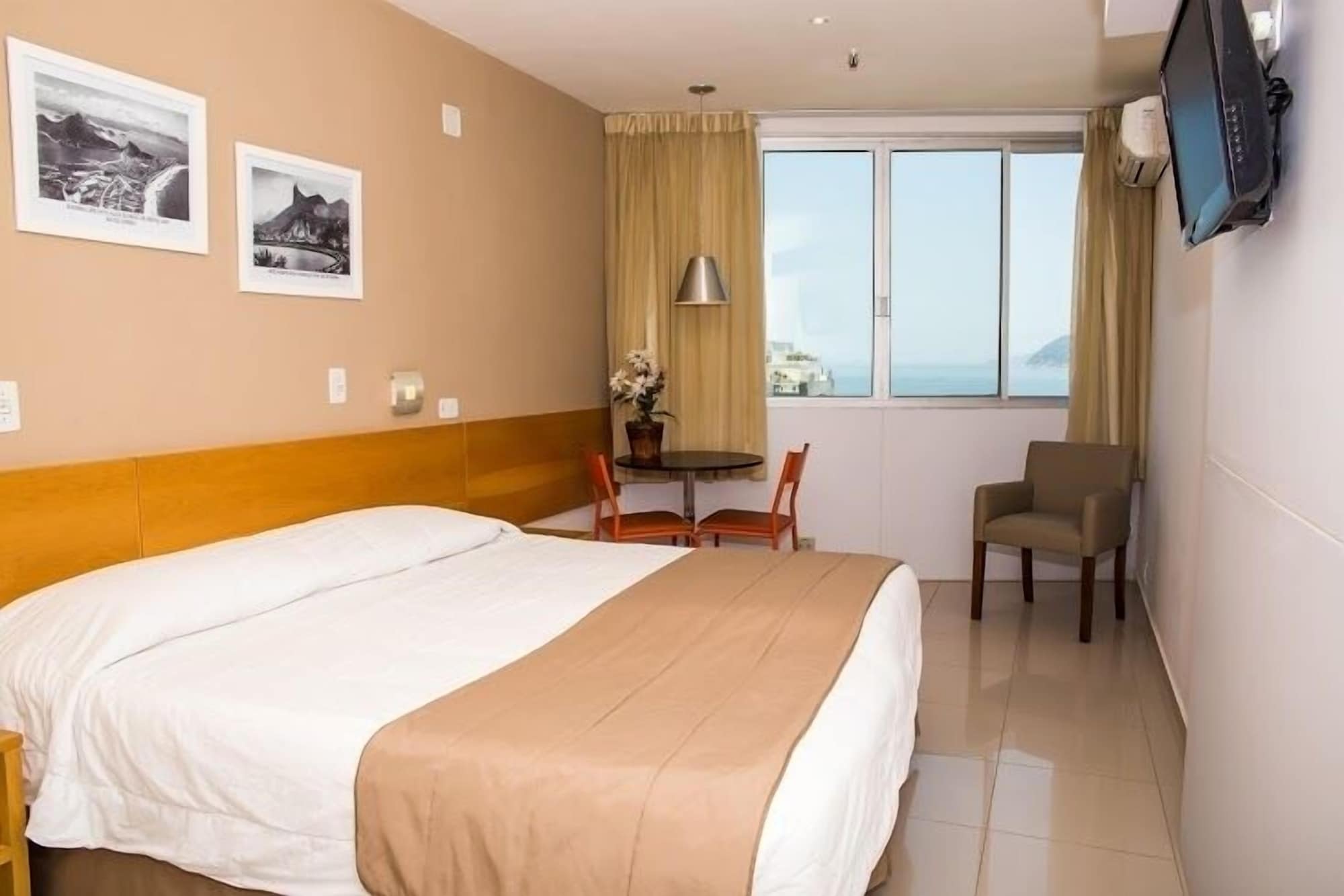 غرفة ديلوكس بإطلالة على البحر